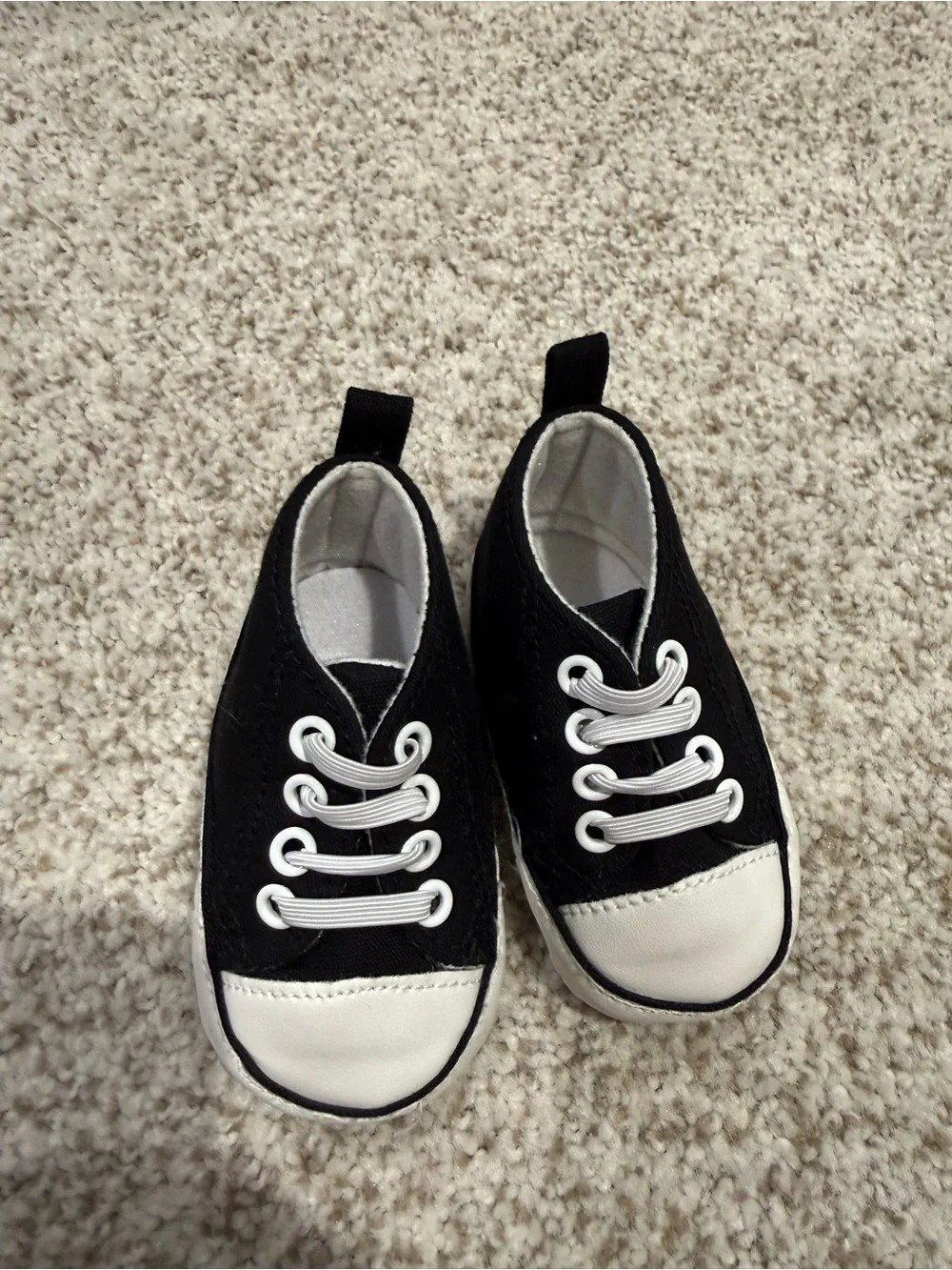 Iowa State Cyclones Infant Crib Shoes Canvas Sneaker Booties Black White Size 0-